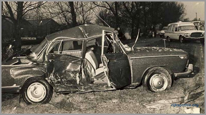 RPVKG DenHaag hvd 1966 Sassenheim-Noord Let op ambulance en TPW(7V)