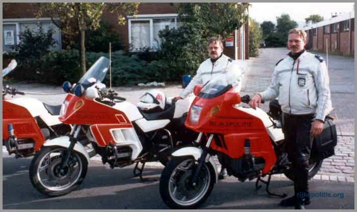 RPVKG DenHaag hvd 1991 Begeleiding Beatrixrun te Pijnacker Links Huib van Dijk rechts Jan de Kluiver(7V)