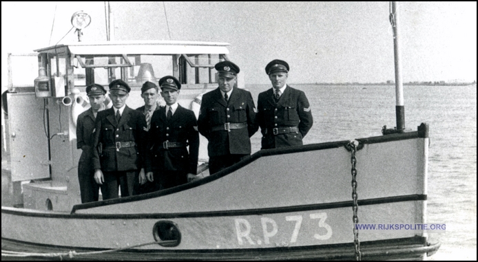 RPtW GRP AV09  1947 Enkhuizen 15 Archief Duys 1947 RP03 3 RP73 1 bij Oranjesluizen bw(7V)